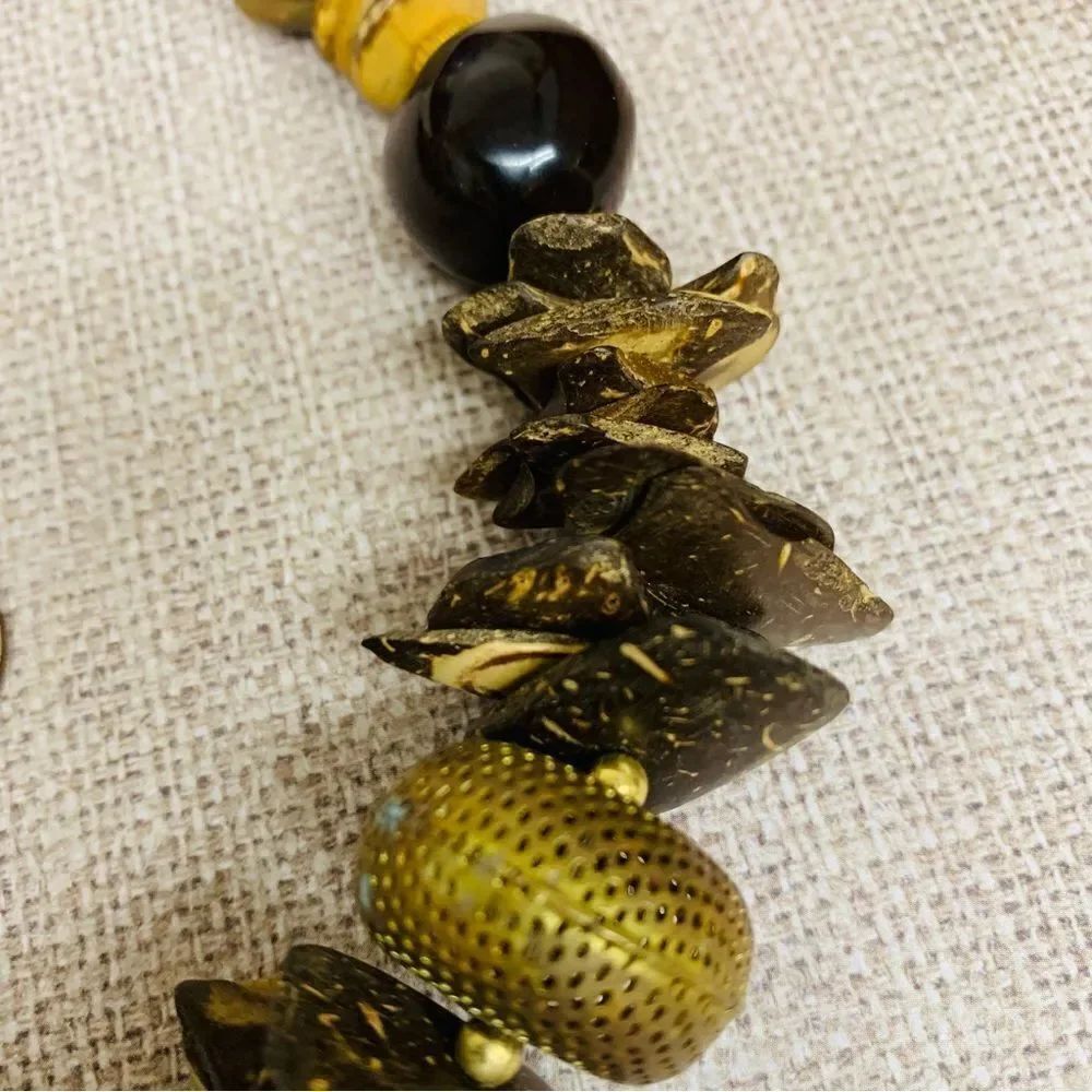 VTG Coconut Beaded Shell Necklace - Picture 3 of 3
